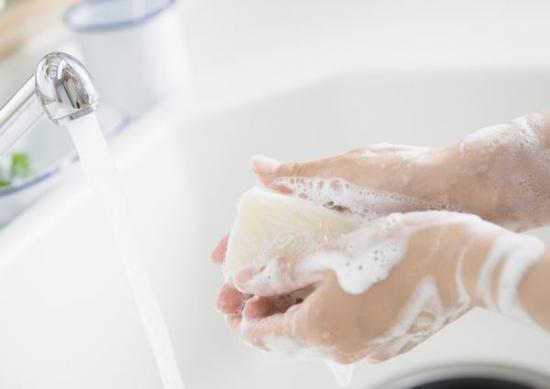لماذا يجب أن تغسل يديك بالصابون؟